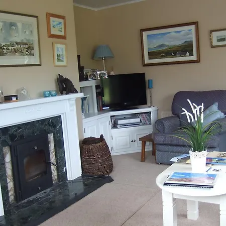 Sunnymeade Accommodation With Sea View Holiday home
