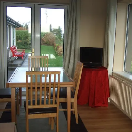 Sunnymeade Accommodation With Sea View Holiday home